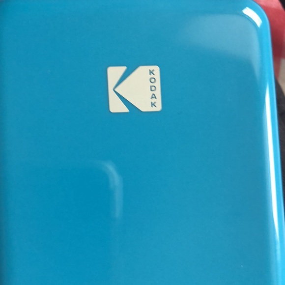 Kodak mini 2 HD printer with Case Easy set up great image quality take along - Picture 3 of 10